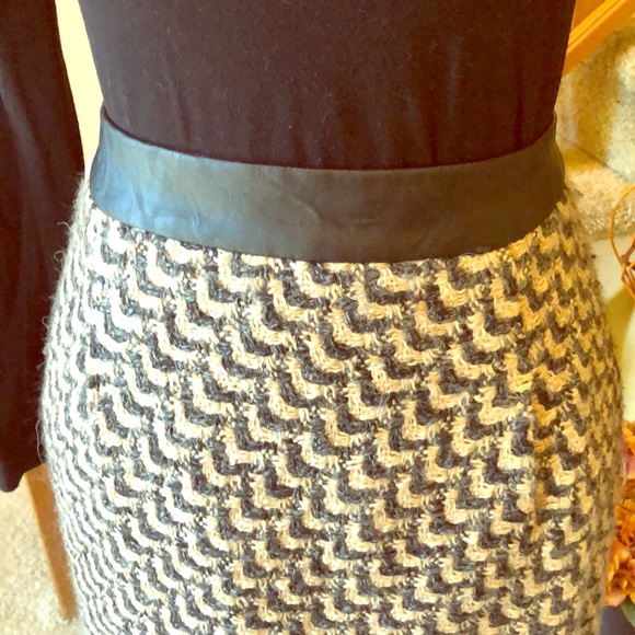 Tweed Skirt with Faux Leather Waistband - Picture 3 of 8